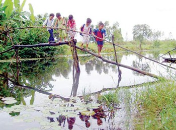 A US$312 million project is underway to upgrade waterway traffic in the Mekong Delta